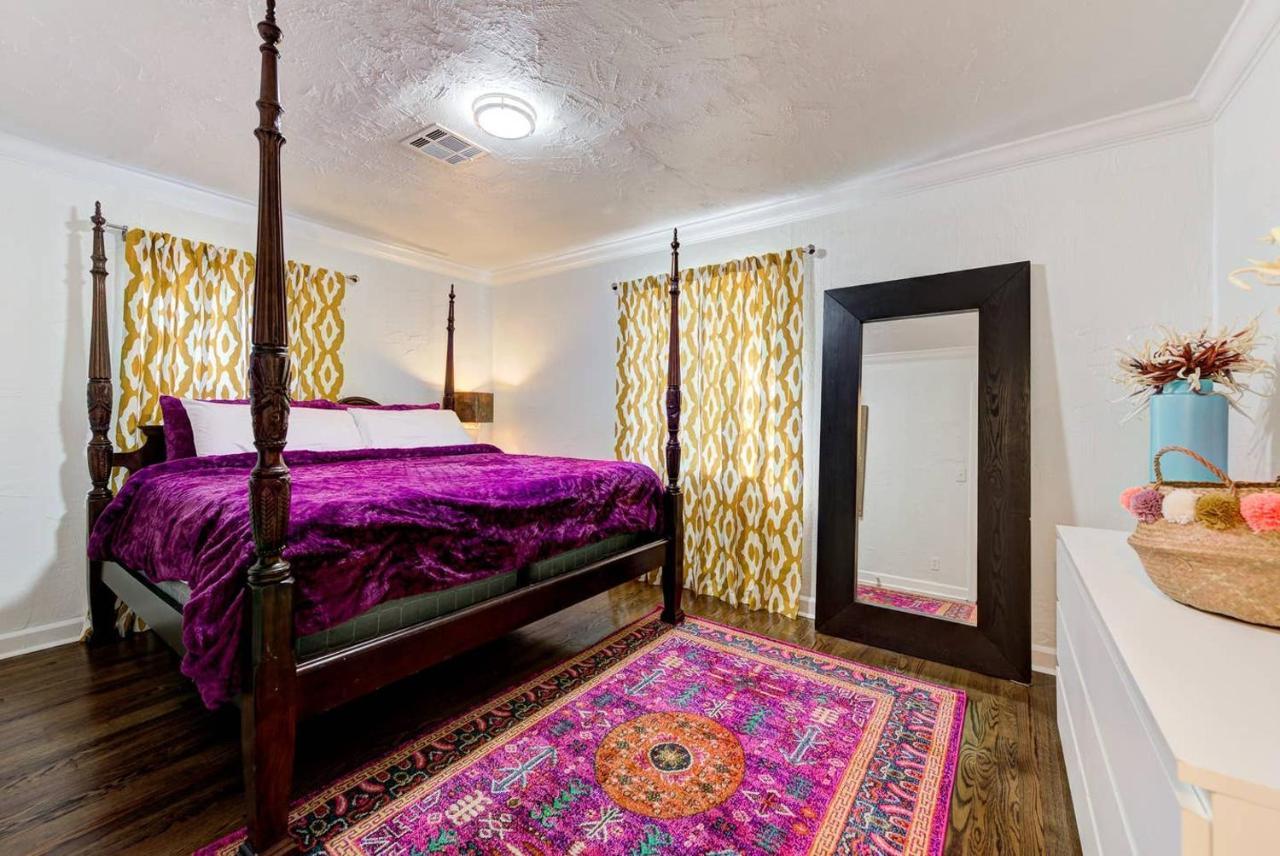 Holiday home Communal Crashpad-city Card For Local Biz Discounts