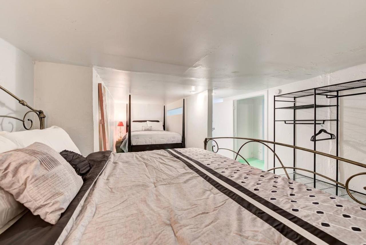 Holiday home Communal Crashpad-city Card For Local Biz Discounts