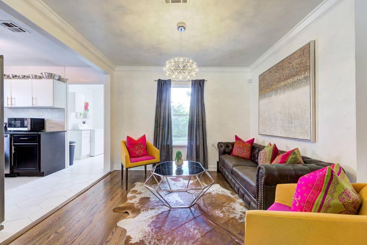 Holiday home Communal Crashpad-city Card For Local Biz Discounts