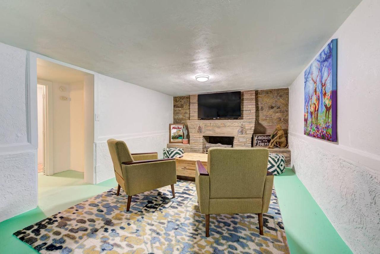 Communal Crashpad-city Card For Local Biz Discounts Holiday home