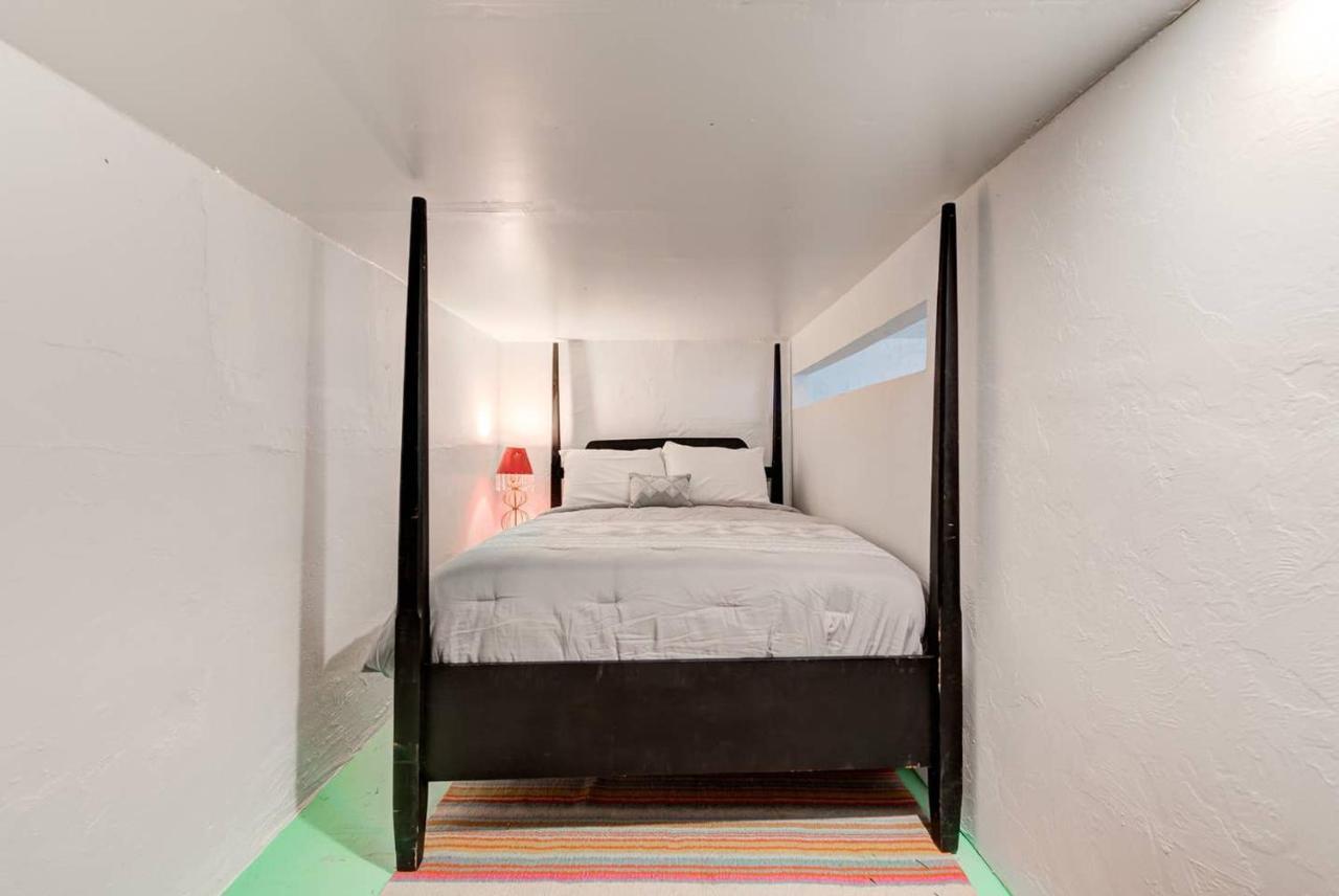 Holiday home Communal Crashpad-city Card For Local Biz Discounts *